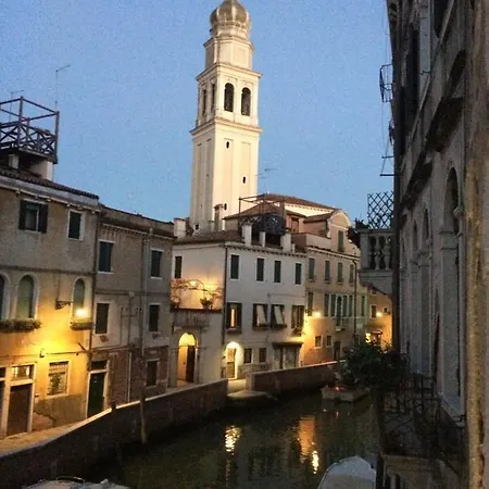 Velvet Canal View Venice