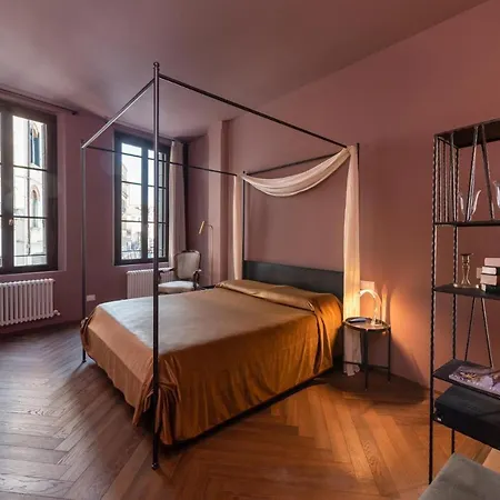Velvet Canal View Apartment Venice